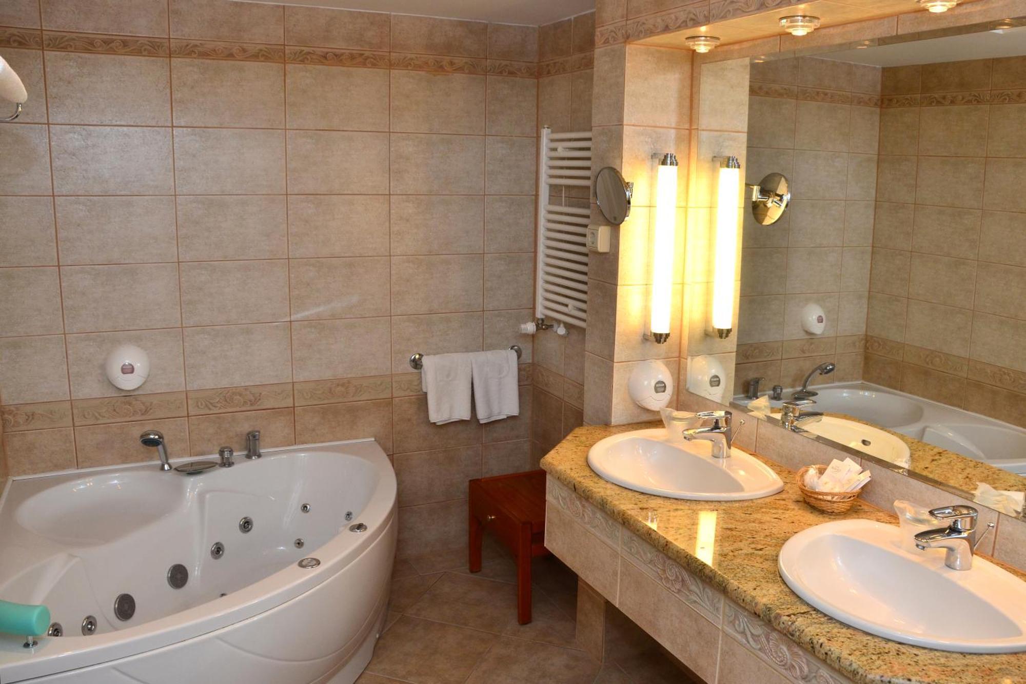 Silvanus Hotel Visegrád Екстериор снимка